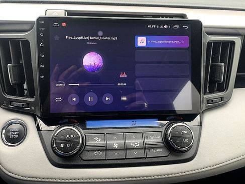 Used 2018 Toyota RAV4 XLE FWD image 16