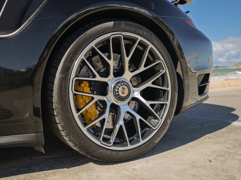 Used 2015 Porsche 911 Turbo S image 26