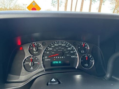 Used 2024 GMC Savana 2500 w/ Driver Convenience Package image 29