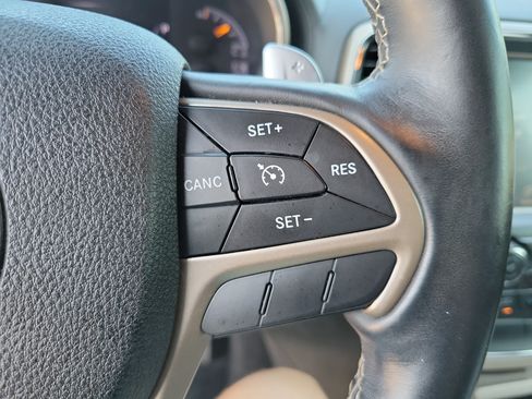 Used 2014 Jeep Grand Cherokee Overland AWD/4WD image 21