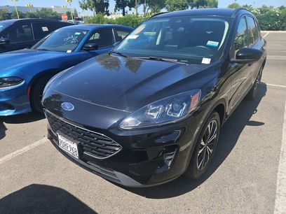 Used 2022 Ford Escape SE w/ SE Sport Appearance Package