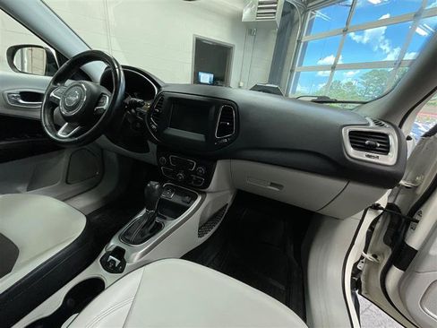 Used 2020 Jeep Compass Latitude FWD image 31
