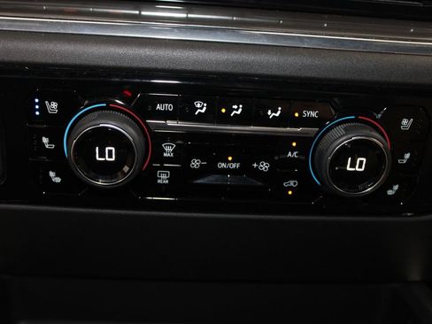 Used 2024 Chevrolet Silverado 1500 High Country w/ Technology Package AWD/4WD image 48