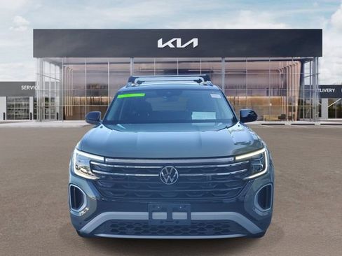 Used 2024 Volkswagen Atlas Peak Edition SE AWD/4WD image 2