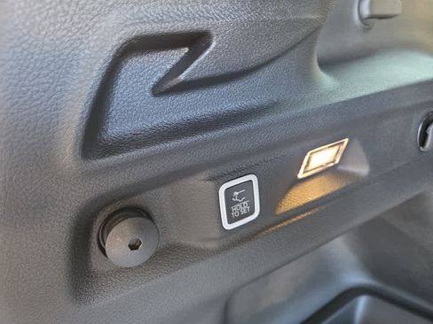 New 2025 Jeep Grand Cherokee L Limited image 11