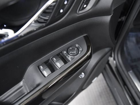 Used 2023 GMC Acadia AT4 image 10