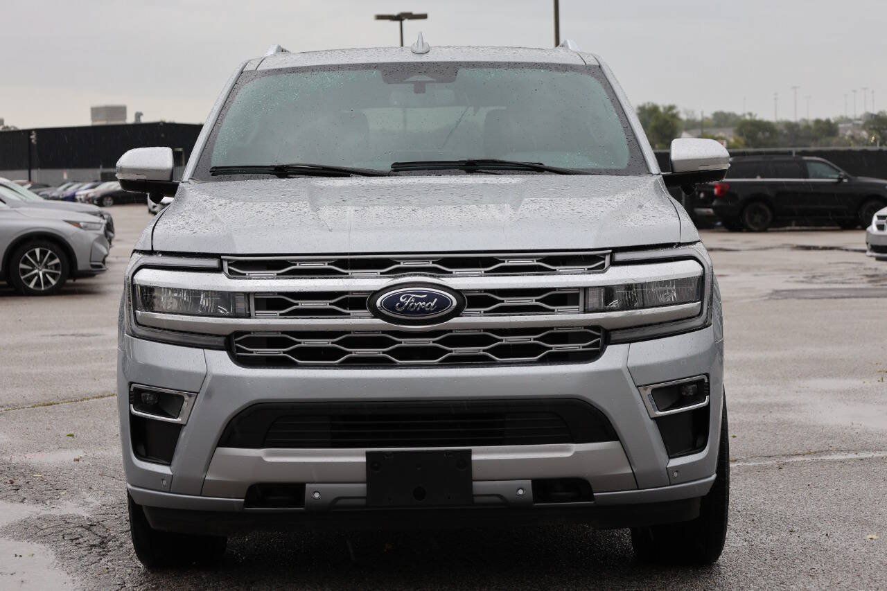 Used 2023 Ford Expedition Platinum AWD/4WD image 2