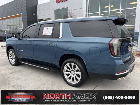 Used 2025 Chevrolet Suburban Premier image 18