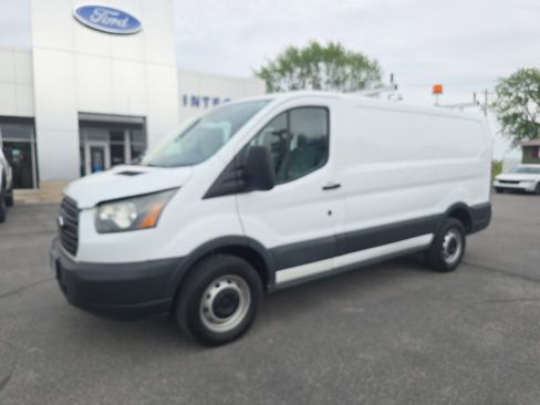 Used 2016 Ford Transit 250 130 Low Roof RWD image 3