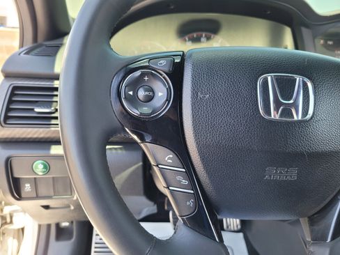 Used 2017 Honda Accord Sport image 21