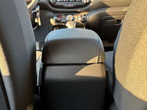 Used 2025 Kia Soul LX w/ LX Technology Package image 24