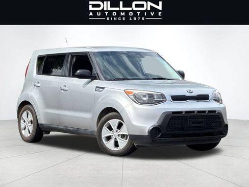 Used 2016 Kia Soul FWD image 1