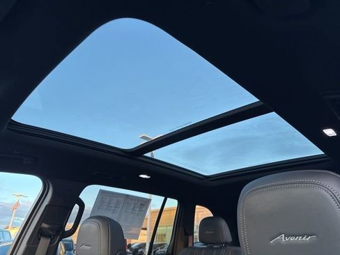 Used 2025 Buick Enclave Avenir w/ Super Cruise Package image 16