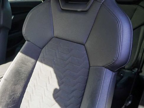 Used 2022 Audi e-tron GT Premium Plus image 21