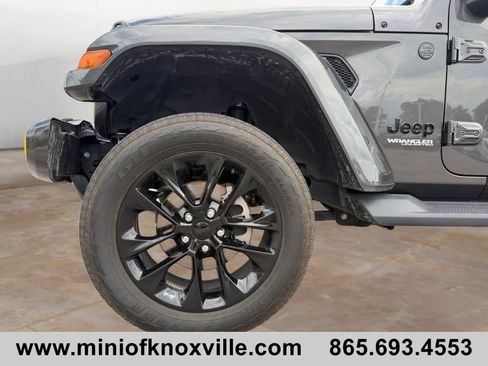 Used 2021 Jeep Wrangler Unlimited Sahara AWD/4WD image 9