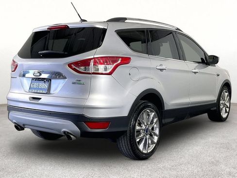 Used 2016 Ford Escape SE w/ SE Chrome Package FWD image 4
