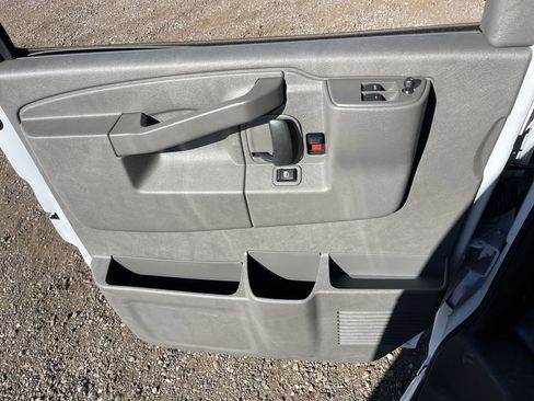 New 2025 GMC Savana 3500 LS image 22