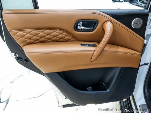 Used 2024 INFINITI QX80 Sensory w/ Cargo Package image 31