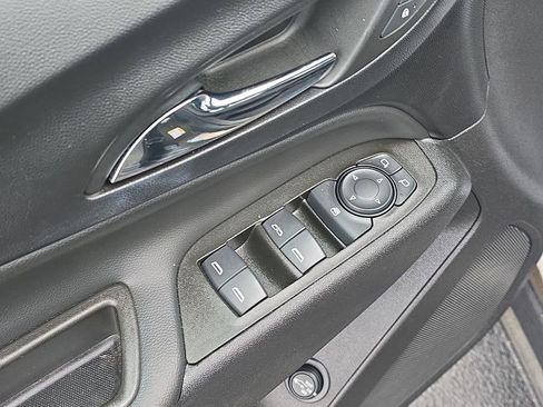 Used 2023 Chevrolet Equinox LT FWD image 17
