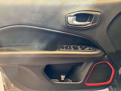 Used 2018 Jeep Compass Trailhawk image 9