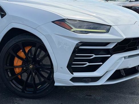 Used 2020 Lamborghini Urus AWD/4WD image 11