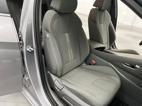Used 2025 Hyundai Elantra SEL image 20