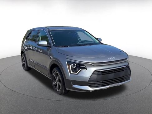 Used 2026 Kia Niro LX FWD image 2