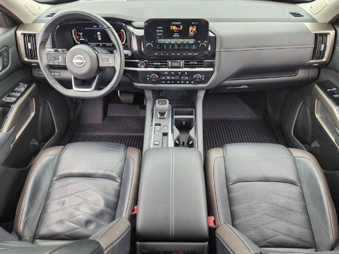Certified 2024 Nissan Pathfinder Platinum w/ Cargo Package FWD image 20