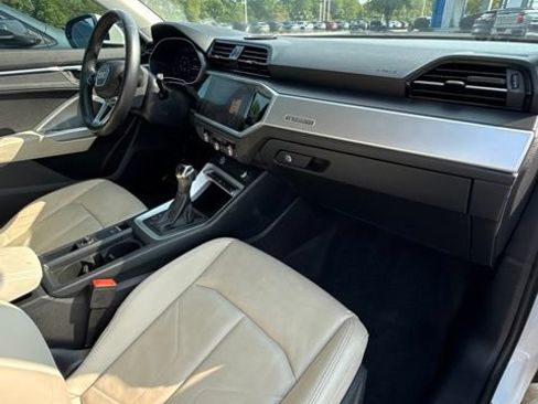 Used 2020 Audi Q3 2.0T Premium w/ Convenience Package AWD/4WD image 37