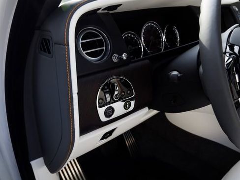 Used 2023 Rolls-Royce Cullinan w/ Cullinan Package image 26