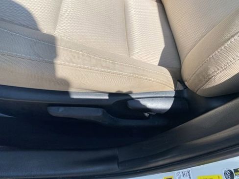 Used 2015 Toyota Corolla LE image 17