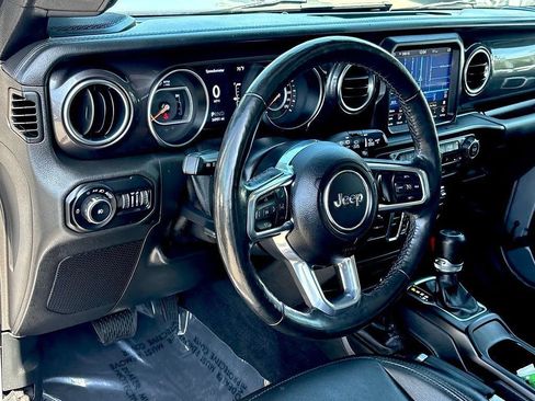 Used 2021 Jeep Wrangler Unlimited Sahara AWD/4WD image 9