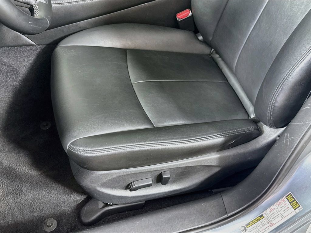 Used 2018 INFINITI Q50 Luxe RWD image 23