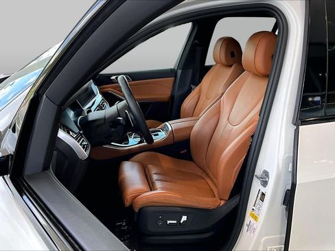 Used 2021 BMW X5 sDrive40i w/ M Sport Package RWD image 7