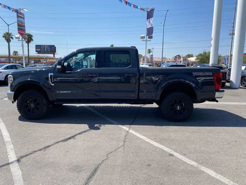 Used 2021 Ford F350 Lariat w/ Tremor Off-Road Package AWD/4WD image 9