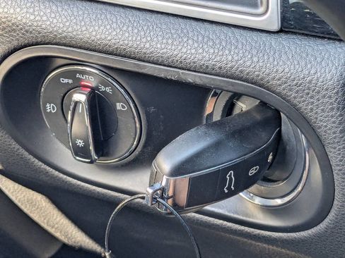 Used 2018 Porsche Macan image 35