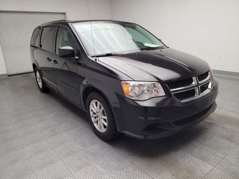 Used 2016 Dodge Grand Caravan SXT w/ Rear Park Assist Package FWD image 13