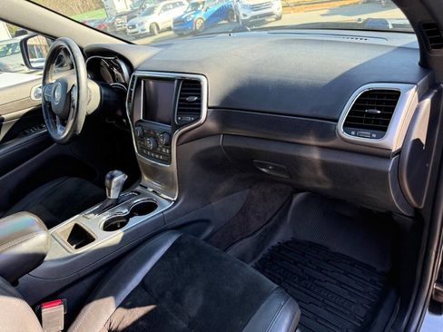 Used 2018 Jeep Grand Cherokee Altitude image 14