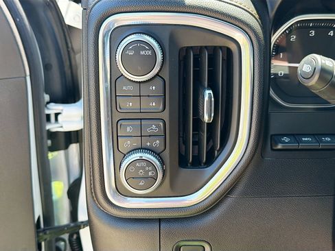 Used 2020 GMC Sierra 2500 AT4 w/ AT4 Premium Package AWD/4WD image 19