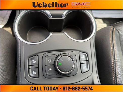 Used 2021 GMC Terrain SLT AWD/4WD image 16