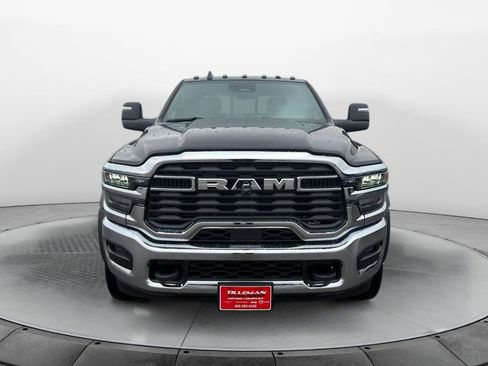 New 2026 RAM 5500 4x4 Crew Cab image 2