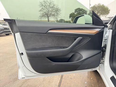 Used 2022 Tesla Model 3 Long Range image 4