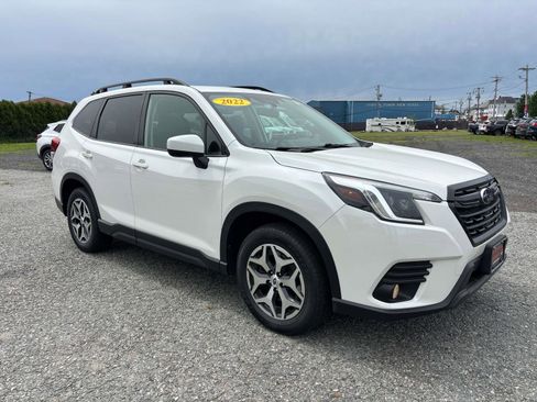 Used 2022 Subaru Forester Premium AWD/4WD image 3