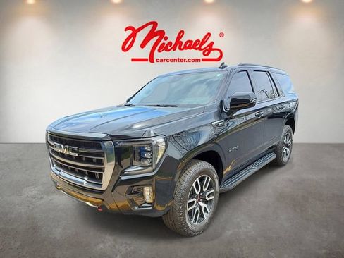 Used 2024 GMC Yukon AT4 w/ Technology Package AWD/4WD image 3
