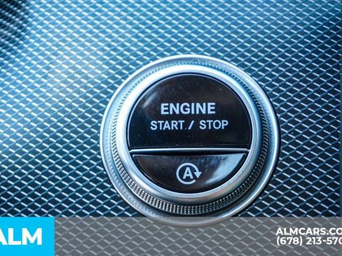 Used 2025 Mercedes-Benz C 300 Sedan image 43