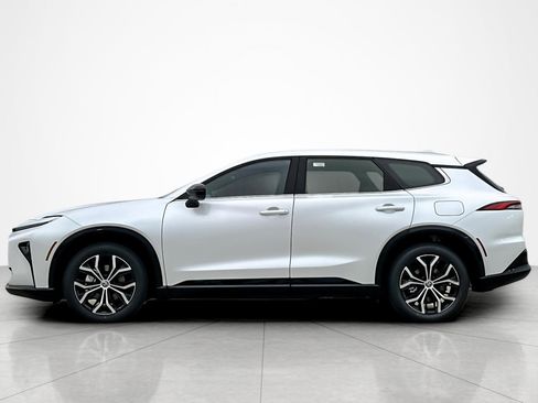 New 2025 Toyota Crown Signia image 2