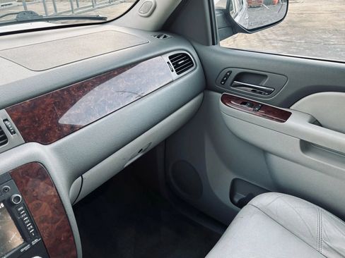 Used 2014 Chevrolet Tahoe LTZ image 34