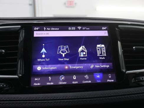 Used 2019 Chrysler Pacifica Limited w/ Tire & Wheel Group image 60