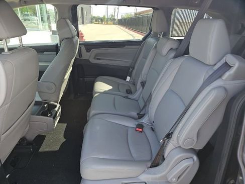 Used 2019 Honda Odyssey EX-L image 4