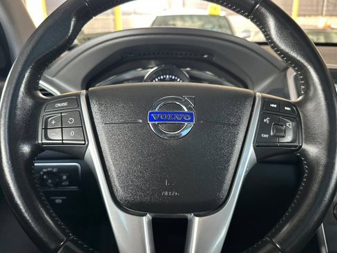 Used 2016 Volvo XC60 T5 Premier w/ Proximity Package FWD image 25